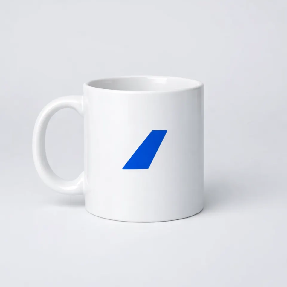 Klasyczny kubek ceramiczny z logo firmy