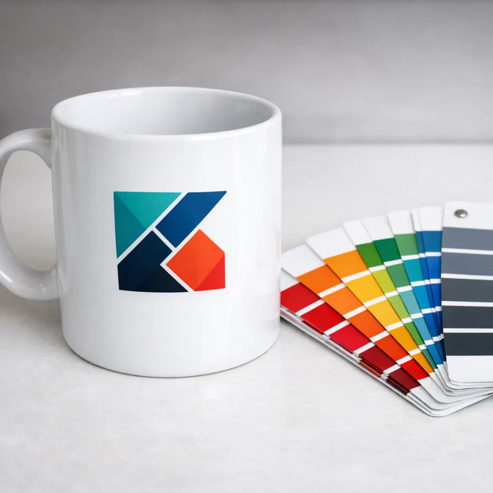 Kubek ceramiczny z kolorowym nadrukiem logo